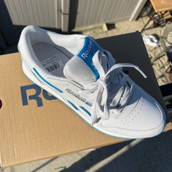 Reebok Shoes - Picture 2 of 4